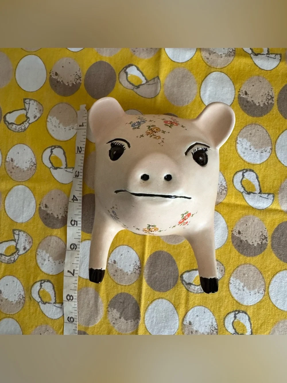 Floral half ‘stern’/annoyed pig wall hanging
